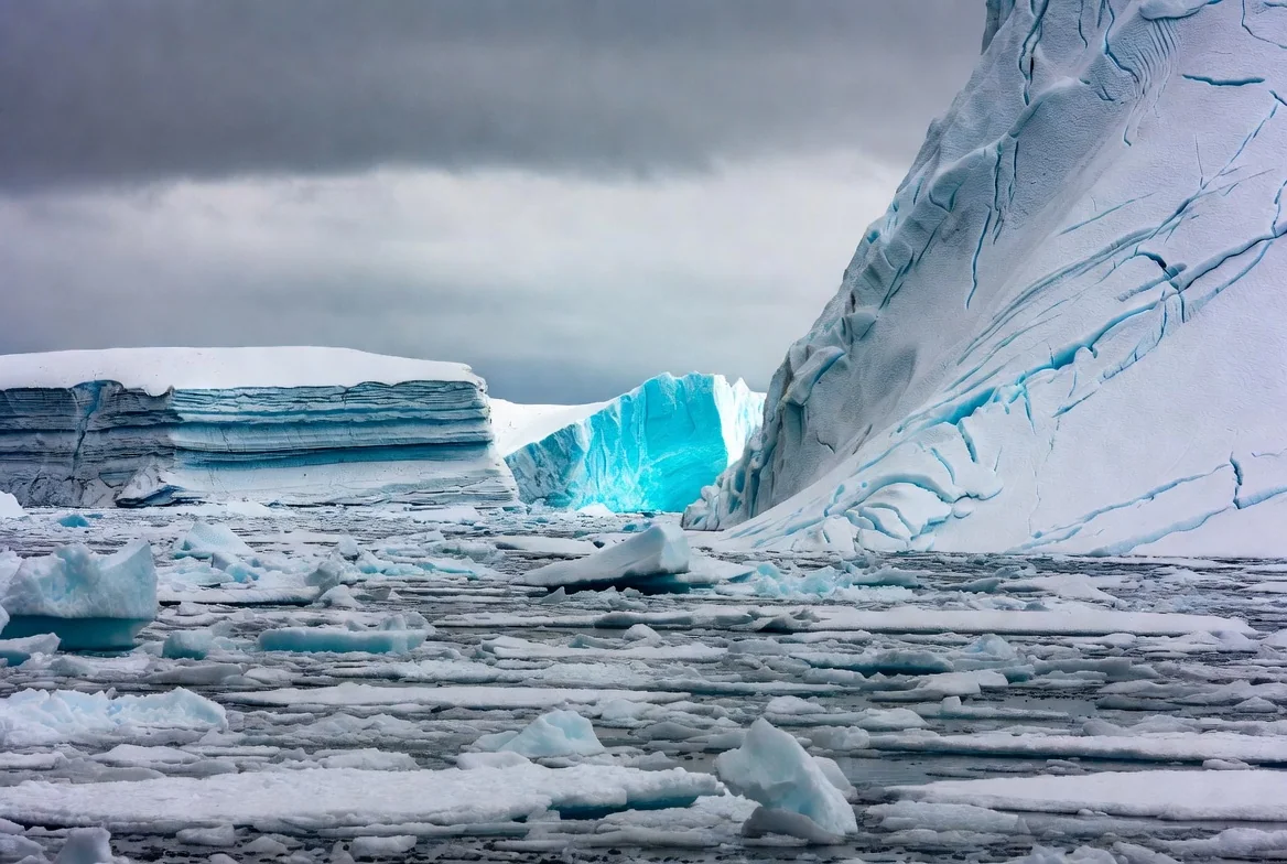 El calor atrapado bajo el hielo: la clave del misterio antártico que la ciencia acaba de resolver