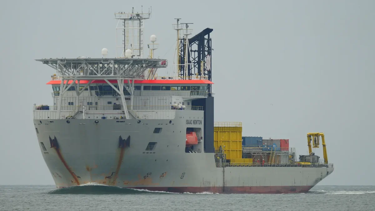 Barco Isaac Newton, un barco de tendido de cables submarinos.